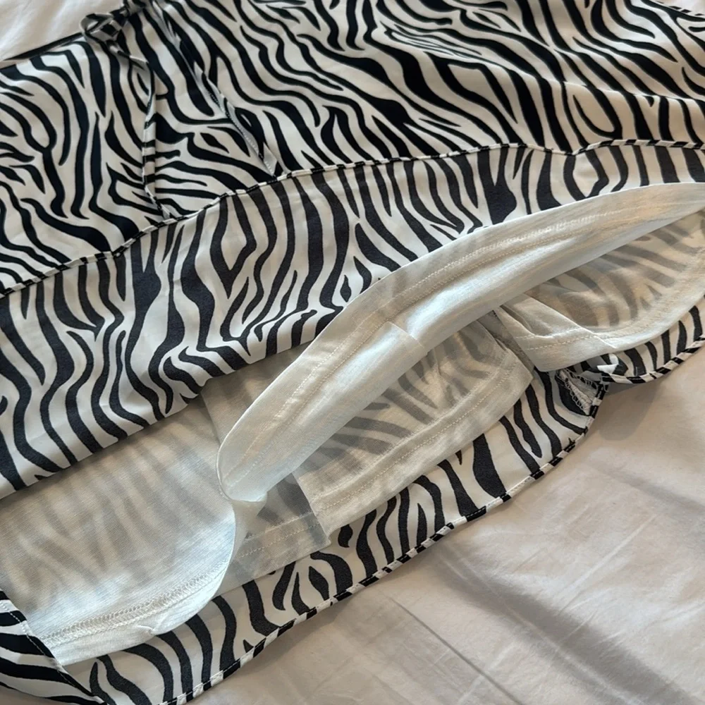 Nasty Gal 🔥sale🔥NWT black and white Zebra print skirt